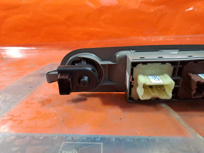 ebay-src:https://i.ebayimg.com/00/s/mtiwmfgxnjaw/z/0kgaaeswbnfpovi3/$_57.jpg