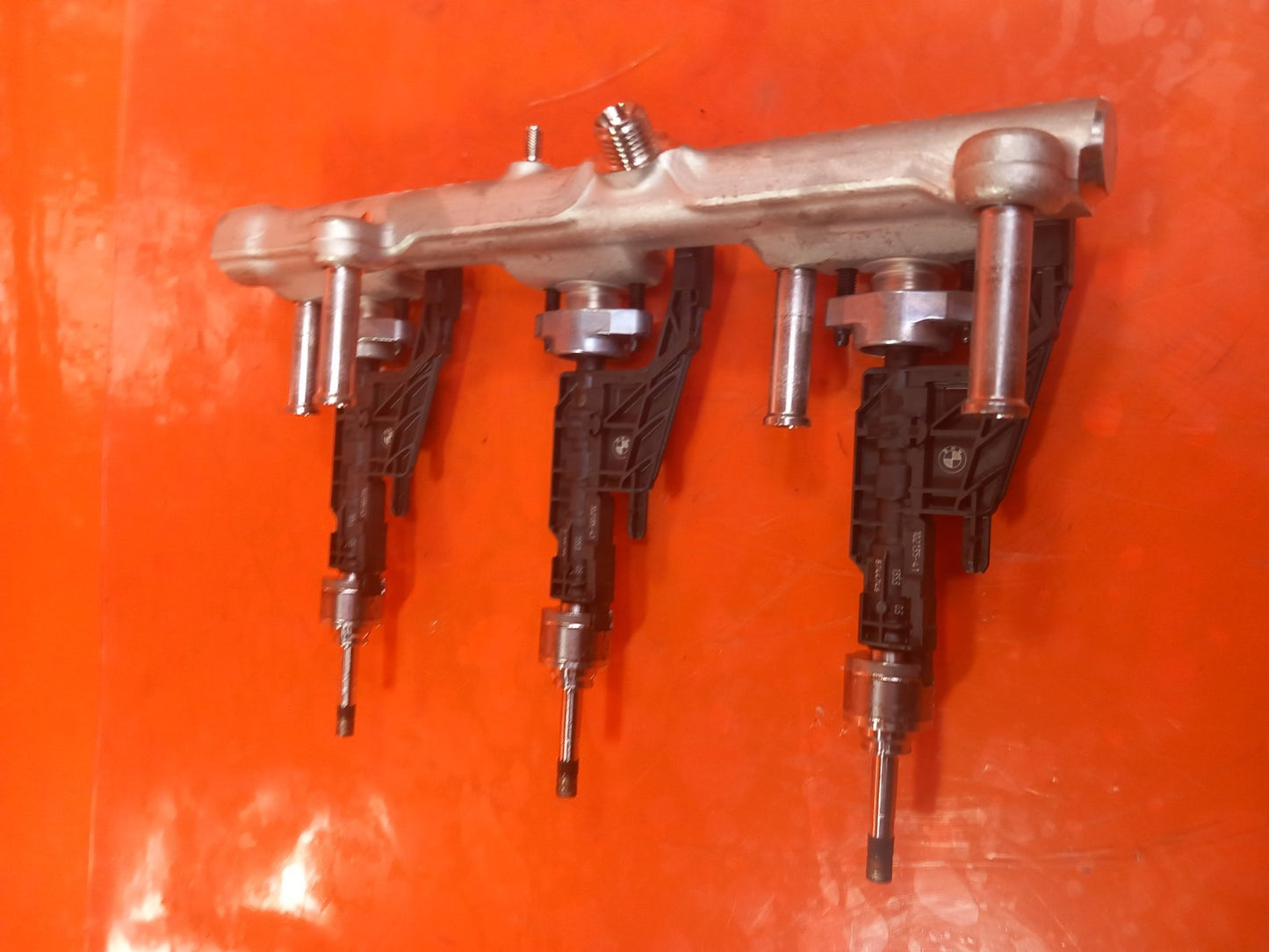 2025 BMW X5 G05 3.0 Petrol Fuel Rail Injectors 8665635 Warranty A398 - Image 3