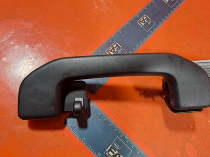 ✅MERCEDES W176 A180 1.6 PETROL 2012 INTERIOR ROOF GRAB HANDLES SET X3 A213 - Image 5