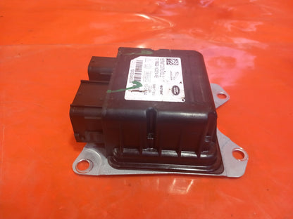Land Rover Defender L663 3.0 Diesel 2025 ArBag Control Module R8E214D374AB A396 - Image 4