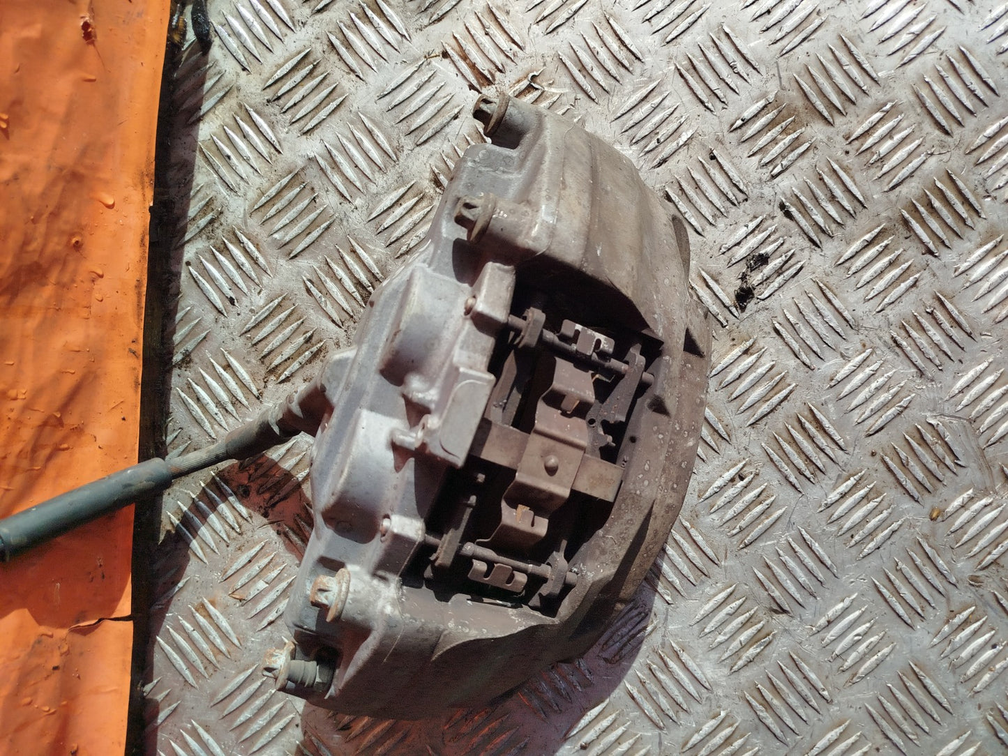 2015 Mercedes W205 C200 AMG Brake Caliper Front Left Warranty A061 - Image 2