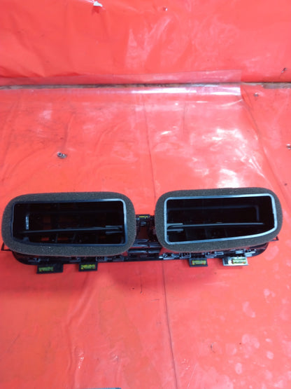 ✅Jaguar I-Pace Ev400 X590 2020 Dashboard Center Air Vent J9D3014L20AE A375 - Image 9