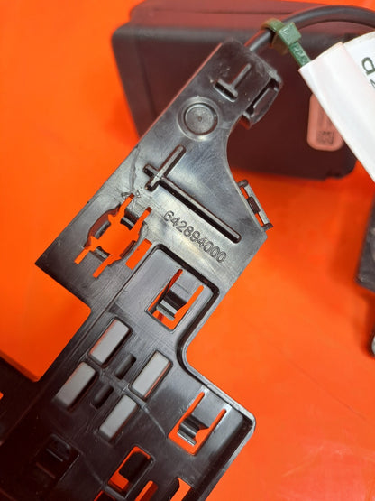 ✅Tesla Model 3 Long Range 2020 Rear Seat Belt Buckles 1085939-01-E 1106983-00-B - Image 6