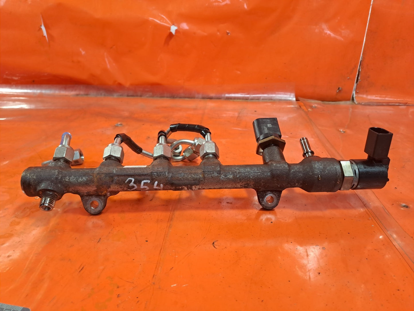✅2019 Ford Focus MK4 ST-Line Fuel Injector Rail HG9Q-9D280-AA + Warranty A354 - Image 9