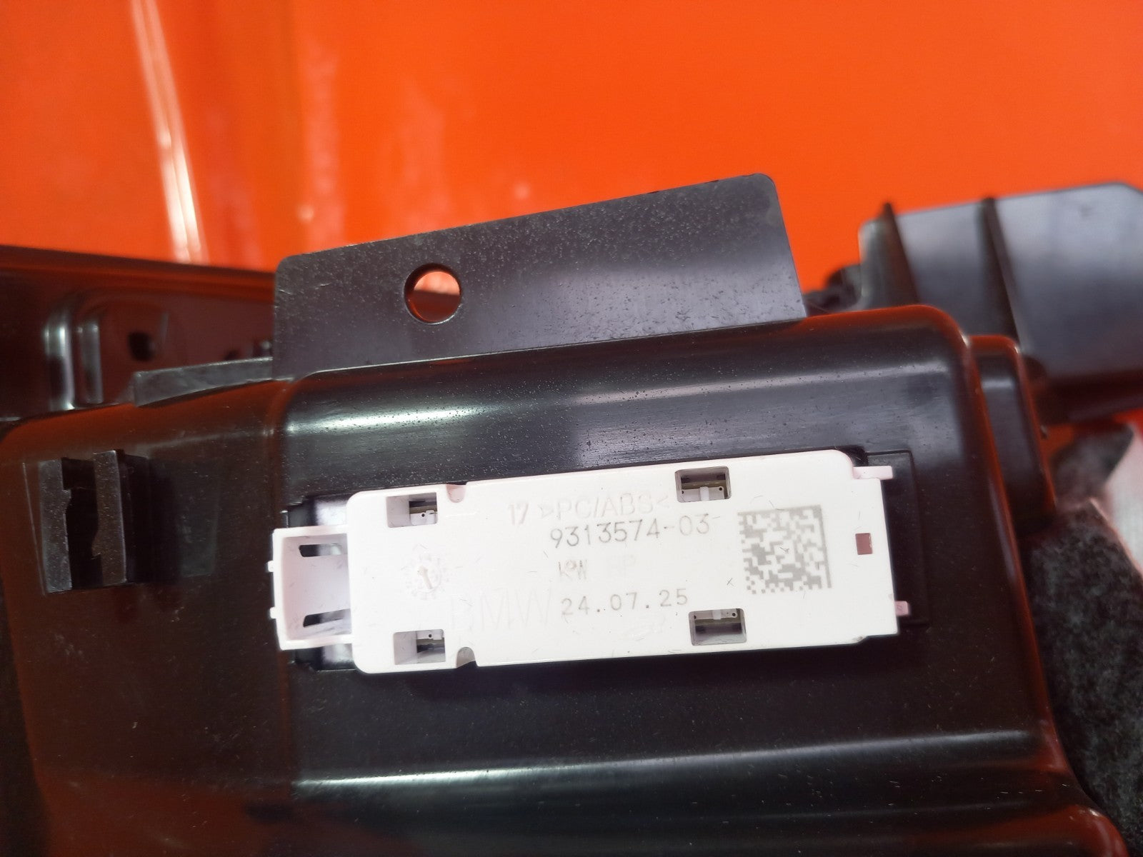 BMW X5 G05 3.0 Petrol 2025 Glove Box Storage Compartment 9399720 3399252 9313574 - Image 12