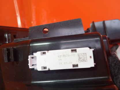 BMW X5 G05 3.0 Petrol 2025 Glove Box Storage Compartment 9399720 3399252 9313574 - Image 12