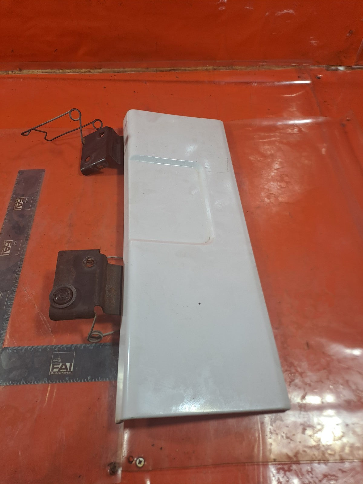 ✅VOLVO FL 5.5 DIESEL 2003 RIGHT LOWER CABIN WIND DEFLECTOR SPOILER 3182381 A324 - Image 1