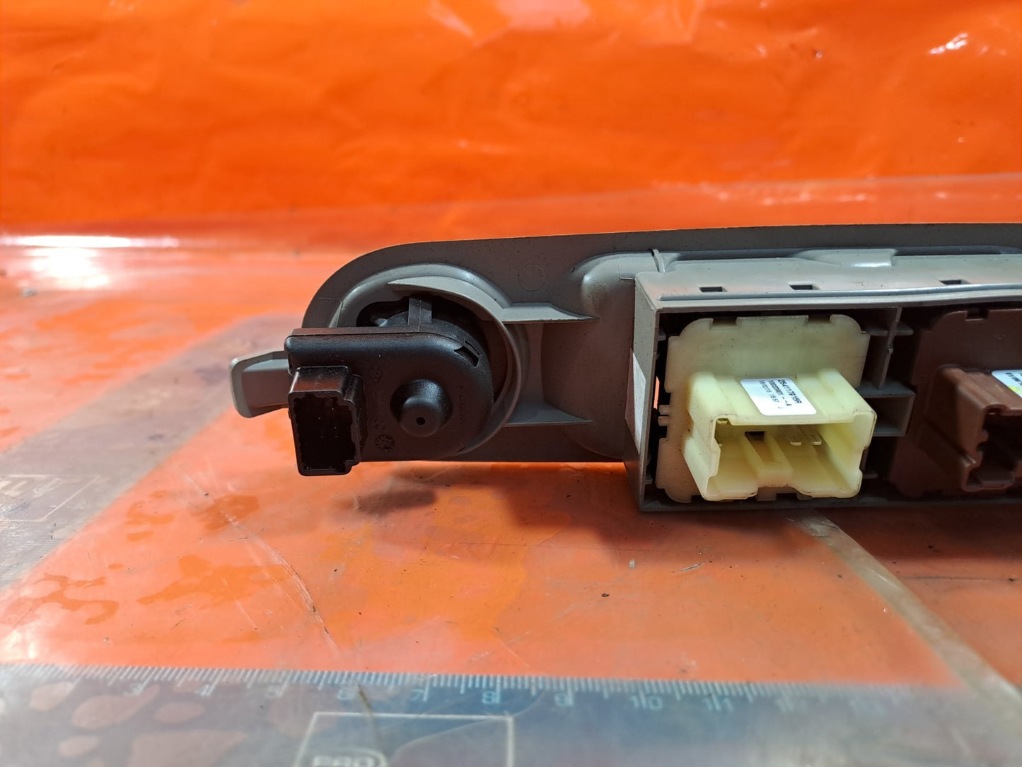 ✅2015 RENAULT ZOE DYNAMIQUE WINDOW MASTER SWITCH FRONT RIGHT 254008973R A317 - Image 4