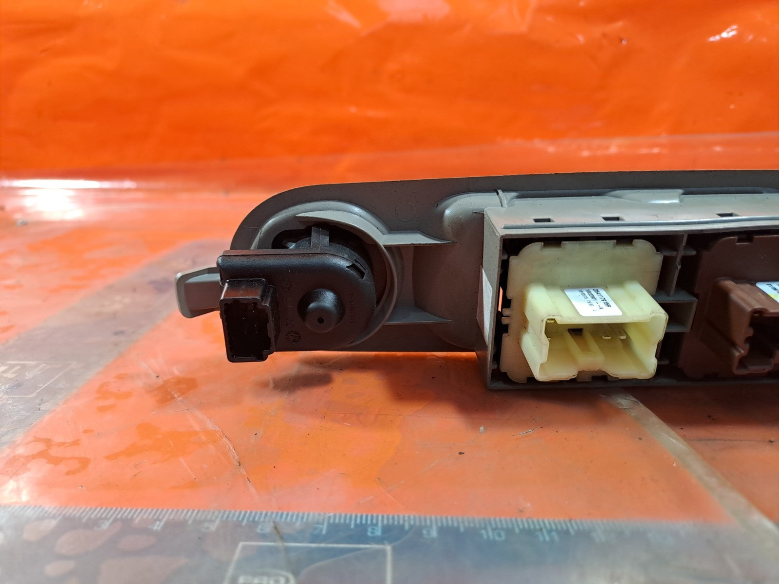 ✅2015 RENAULT ZOE DYNAMIQUE WINDOW MASTER SWITCH FRONT RIGHT 254008973R A317 - Image 4
