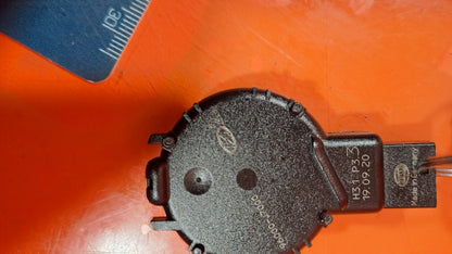 ebay-src:https://i.ebayimg.com/00/s/otawwde2mda=/z/obaaaoswhe1nc~yo/$_57.jpg