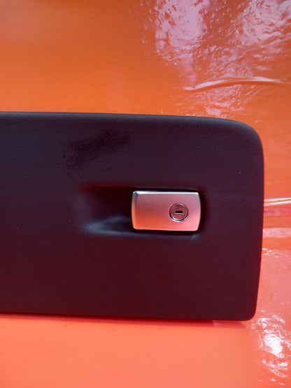 BMW X5 G05 3.0 Petrol 2025 Glove Box Storage Compartment 9399720 3399252 9313574 - Image 4