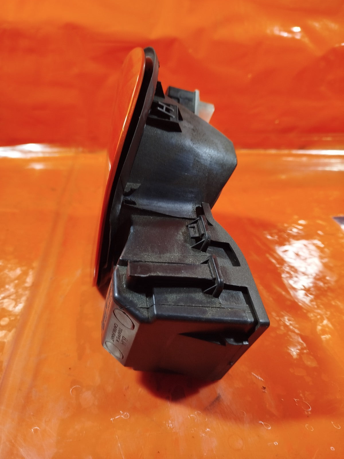 ✅2025 RENAULT CLIO V B7 FUEL FILLER FLAP ORANGE 788269092R + WARRANTY A331 - Image 4