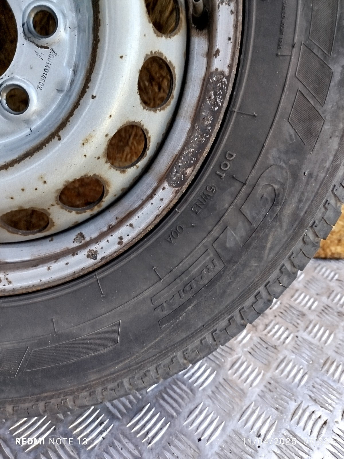 ✅VW CRAFTER CR35 2.0 DIESEL 2017 ALLOY WHEEL WITH TYRE 235/65 R16С A0014014802 - Image 5