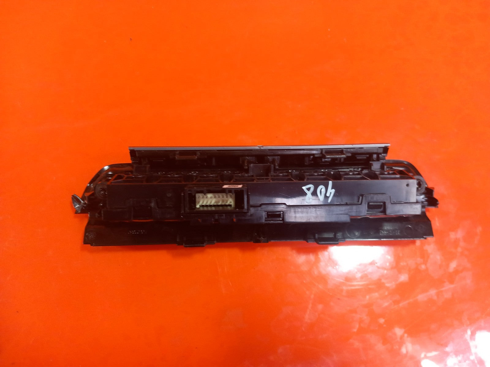 ebay-src:https://i.ebayimg.com/00/s/mtiwmfgxnjaw/z/vnwaaeswrd5ql-o9/$_57.jpg