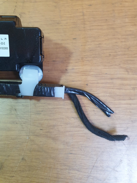 ✅2022 TESLA MODEL Y ANTENNA AMPLIFIER 1585601-00-E + WARRANTY A172 - Image 2