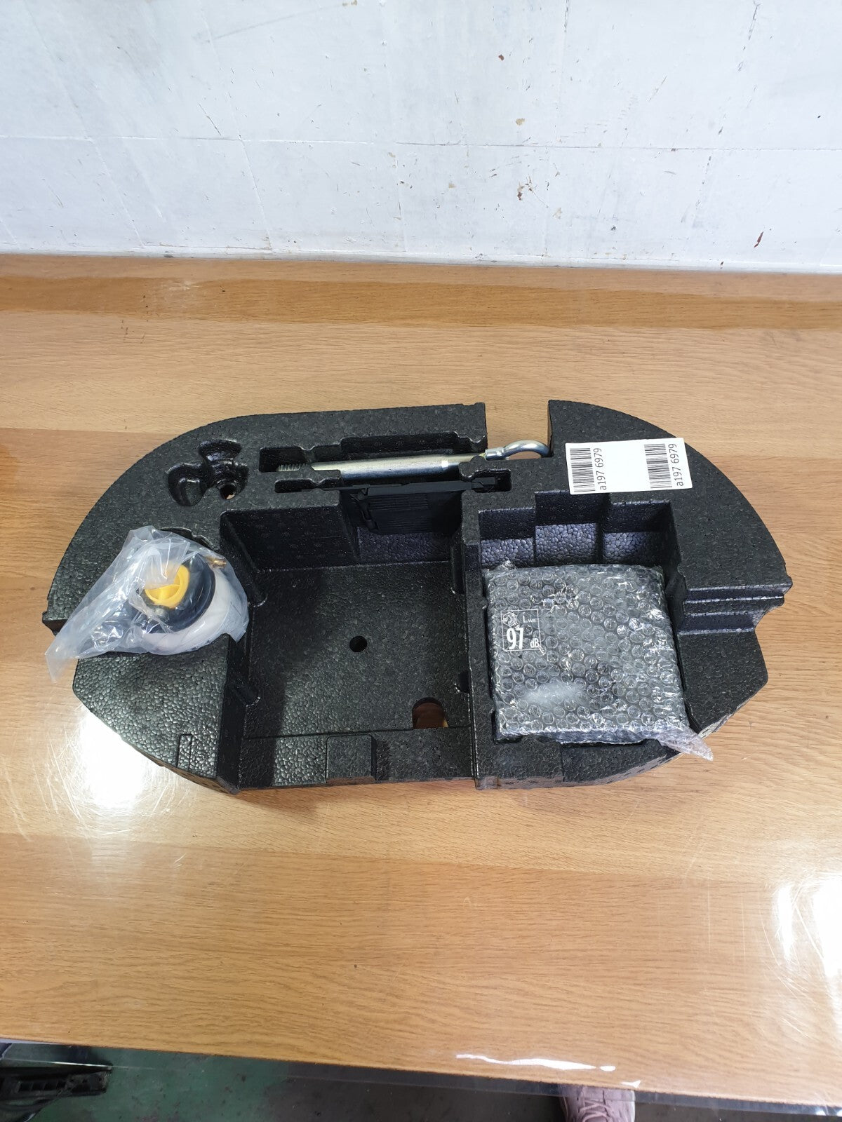 ✅2020 PEUGEOT 208 ALLURE EV TYRE REPAIR KIT & FOAM + WARRANTY A197 - Image 2