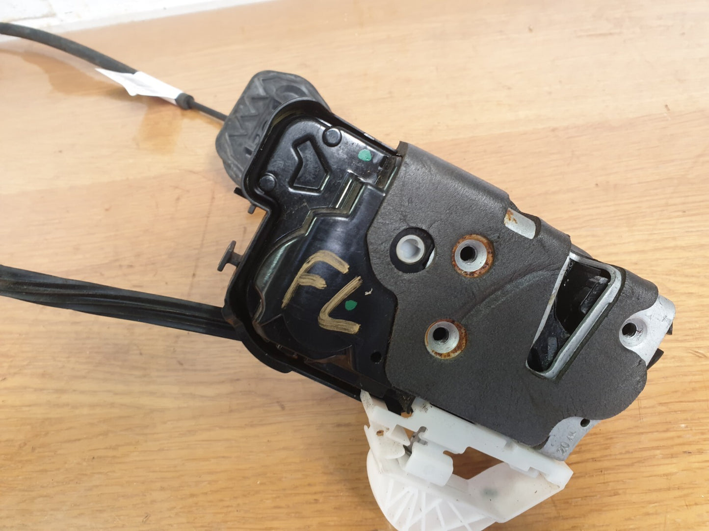 ebay-src:https://i.ebayimg.com/00/s/mtiwmfgxnjaw/z/yp0aaoswu-vm7tep/$_57.jpg
