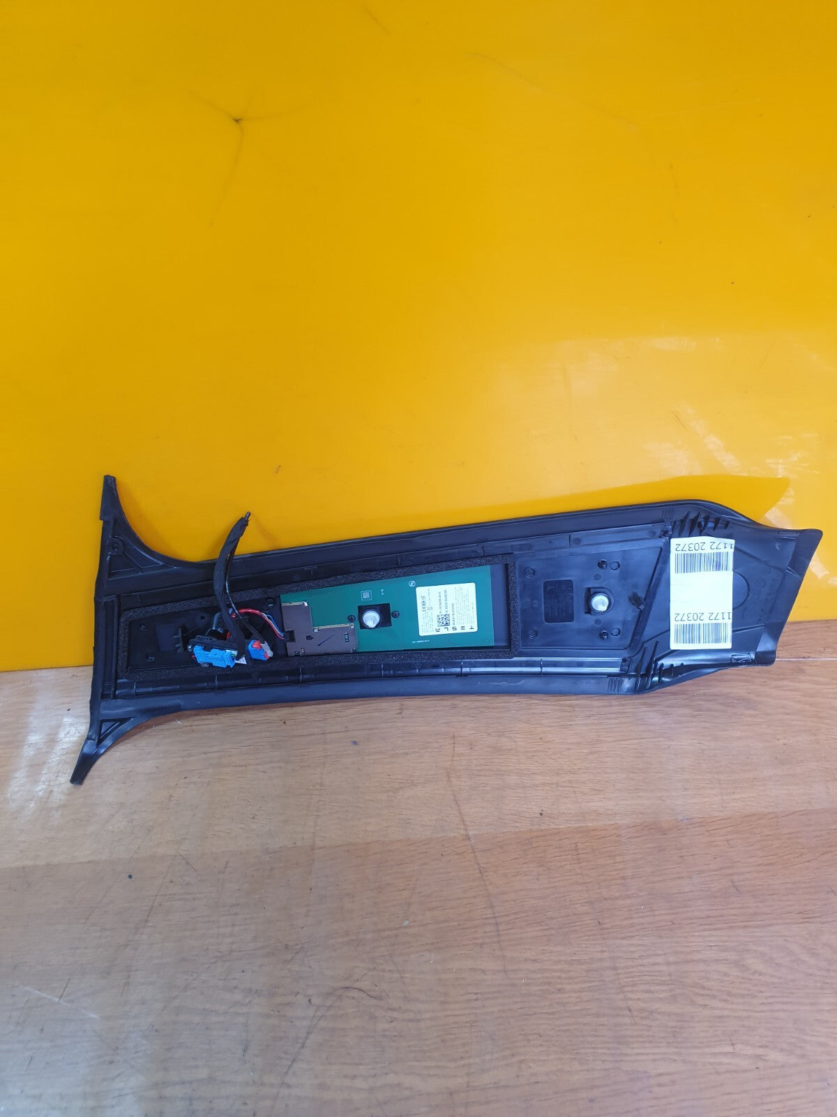 ✅2022 TESLA MODEL Y LEFT B PILLAR TRIM & CAMERA 1516258-00-E + WARRANTY A172 - Image 2