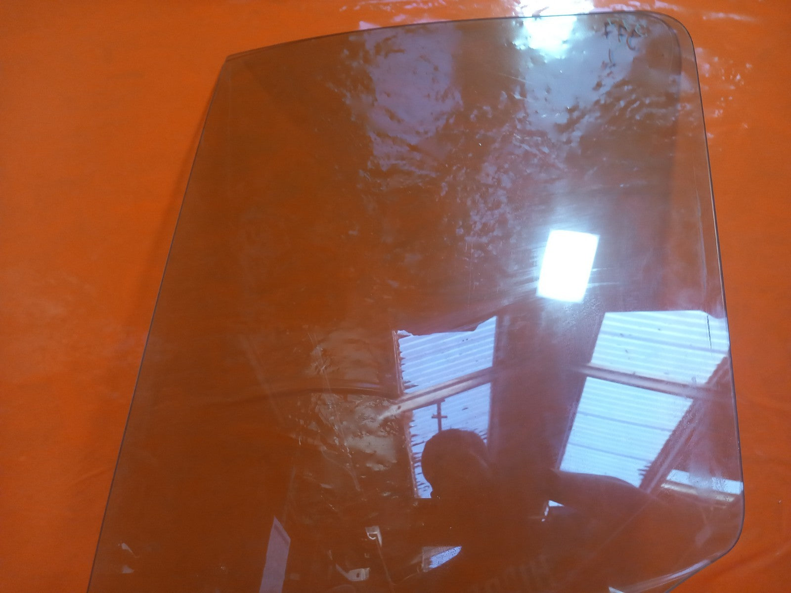 2015 Ford Tourneo Custom Front Left Door Glass BK21-V21411-A Warranty A377 - Image 5