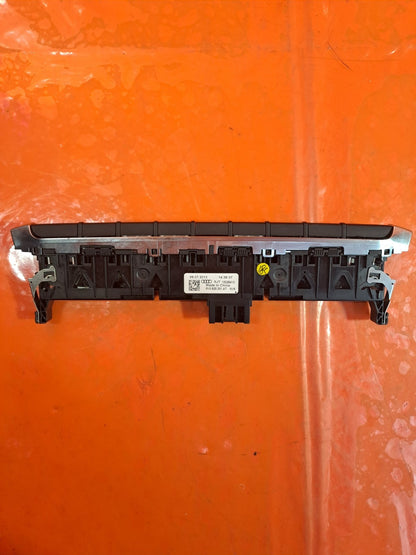 ✅AUDI A3 1.6 DIESEL 2013 HAZARD TRACTION SCREEN SWITCH PANEL 8V0925301AT A338 - Image 10