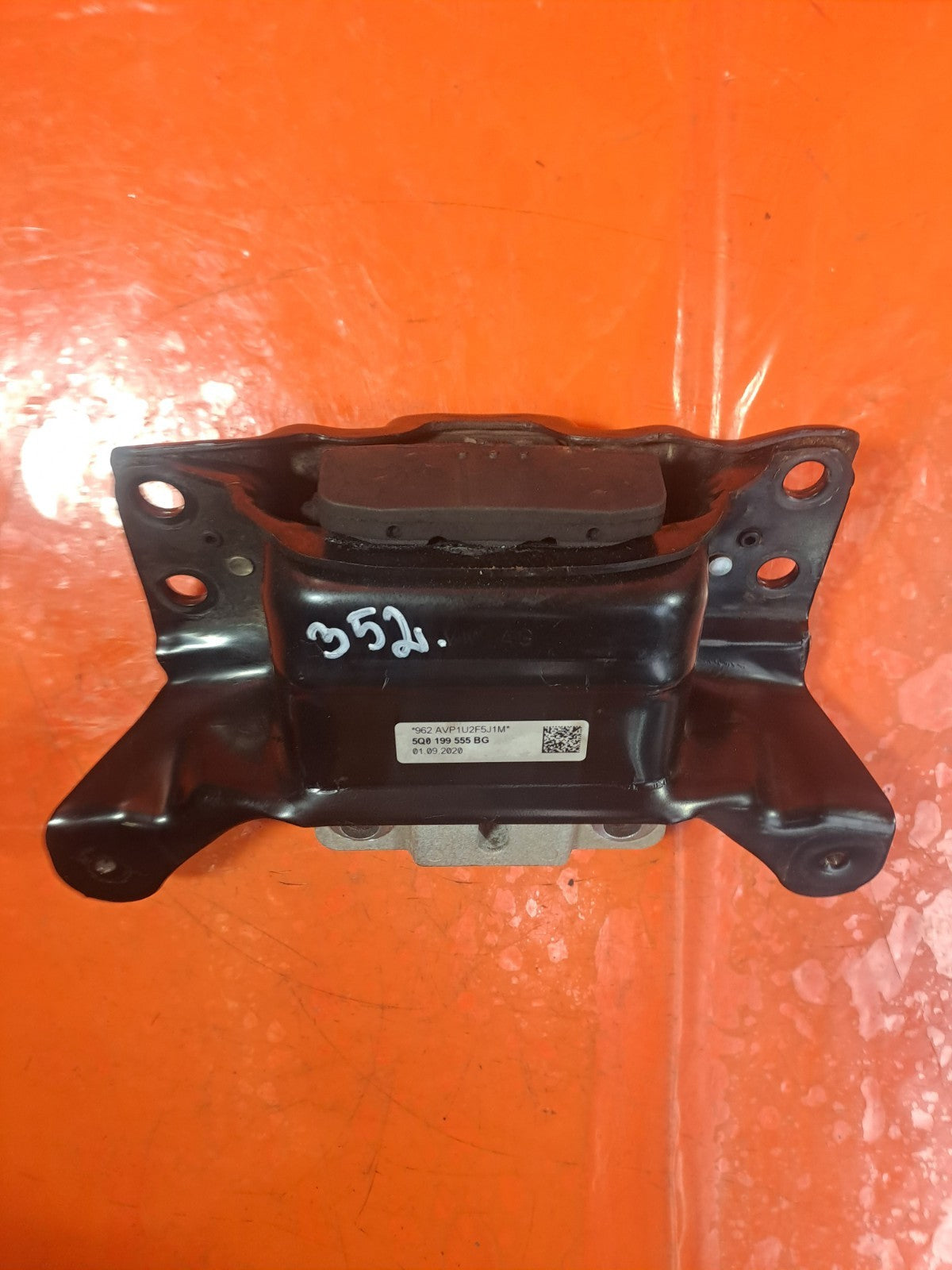 ebay-src:https://i.ebayimg.com/00/s/mtywmfgxmjaw/z/efkaaeswwstpnimq/$_57.jpg