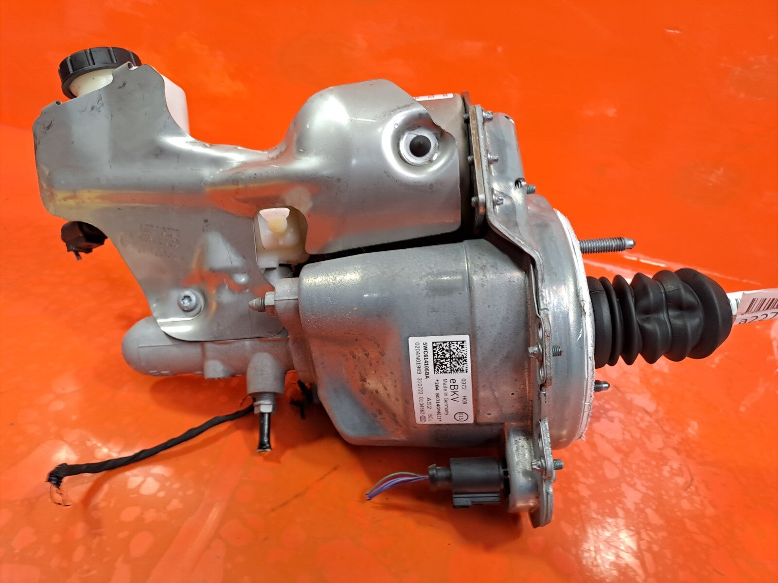 CUPRA LEON VZ2 1.4 PETROL 2023 BRAKE SERVO CYLINDER 5WC614105BA 0204850659 A227 - Image 5