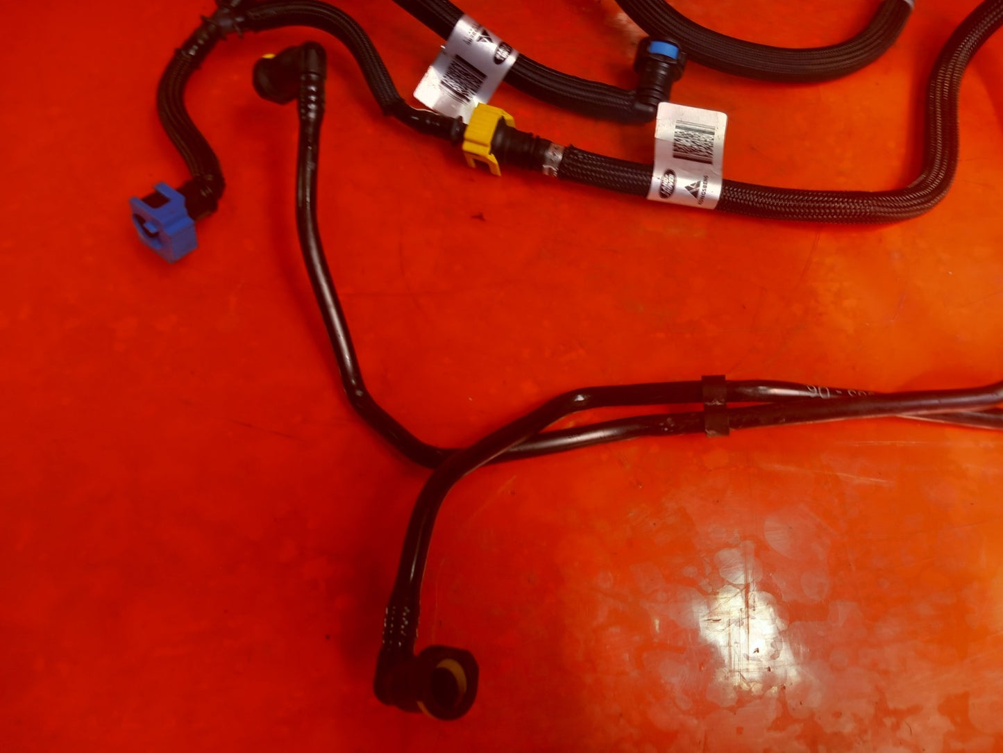 2025 Land Rover Defender L663 Fuel Pipe Set L8B2-9289-KB Warranty A396 - Image 4
