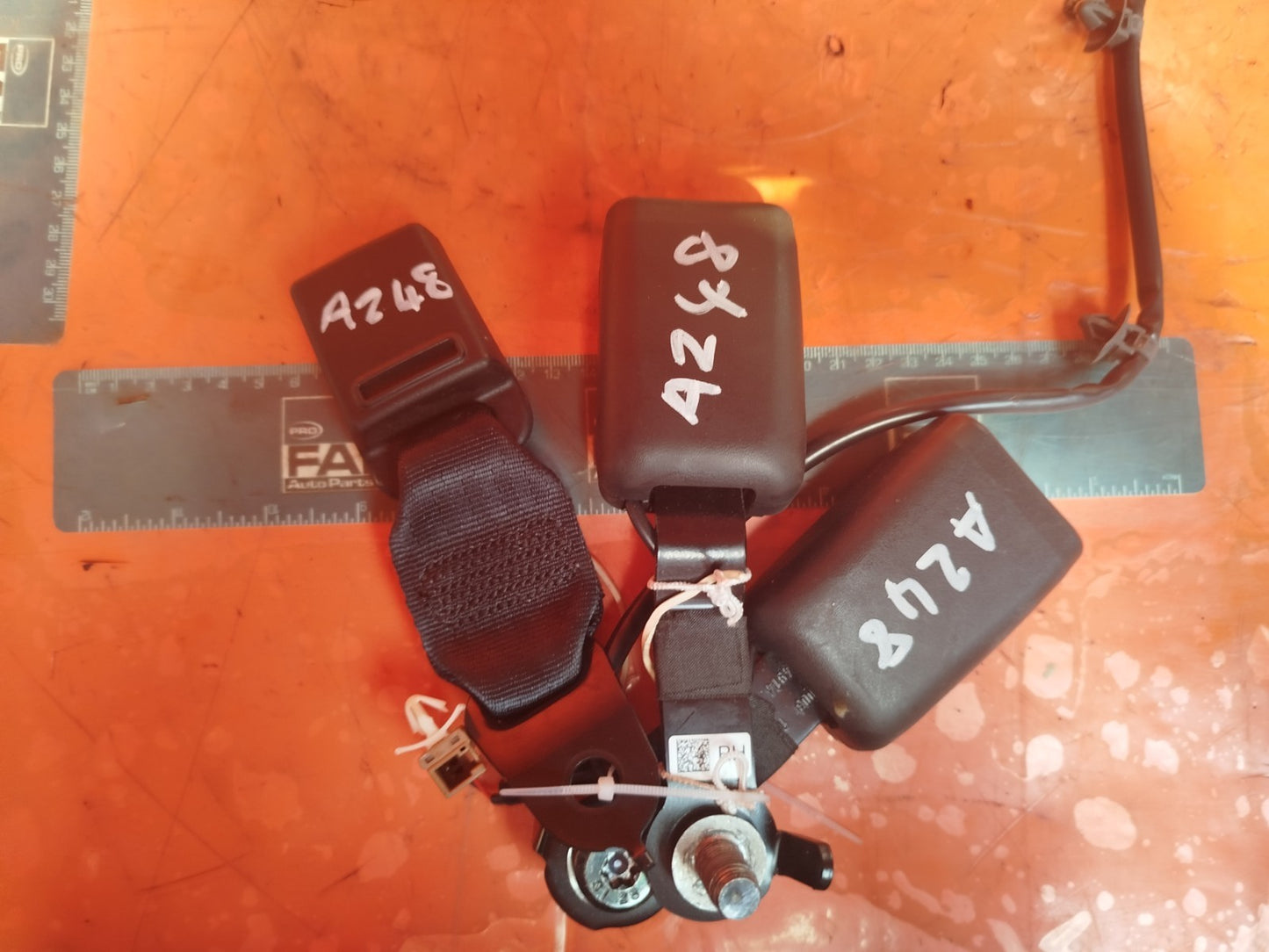 ✅HYUNDAI TUCSON MK4 1.6 PETROL 2023 REAR RIGHT & LEFT SEAT BELT BUCKLE CATCH - Image 1