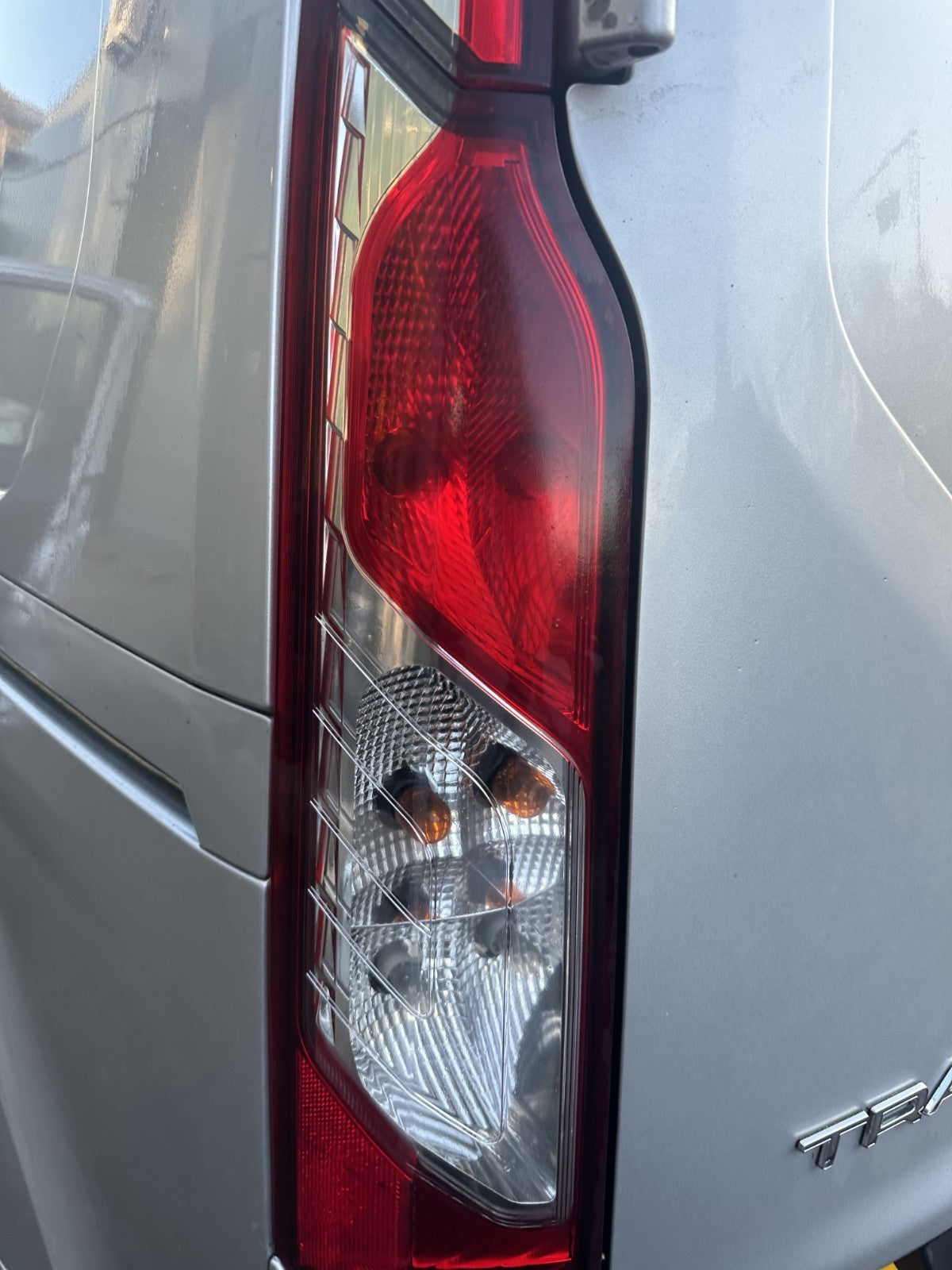 ✅2017 FORD TRANSIT CONNECT REAR LEFT LOWER TAIL LIGHT DT11-13405-AD A369 - Image 3