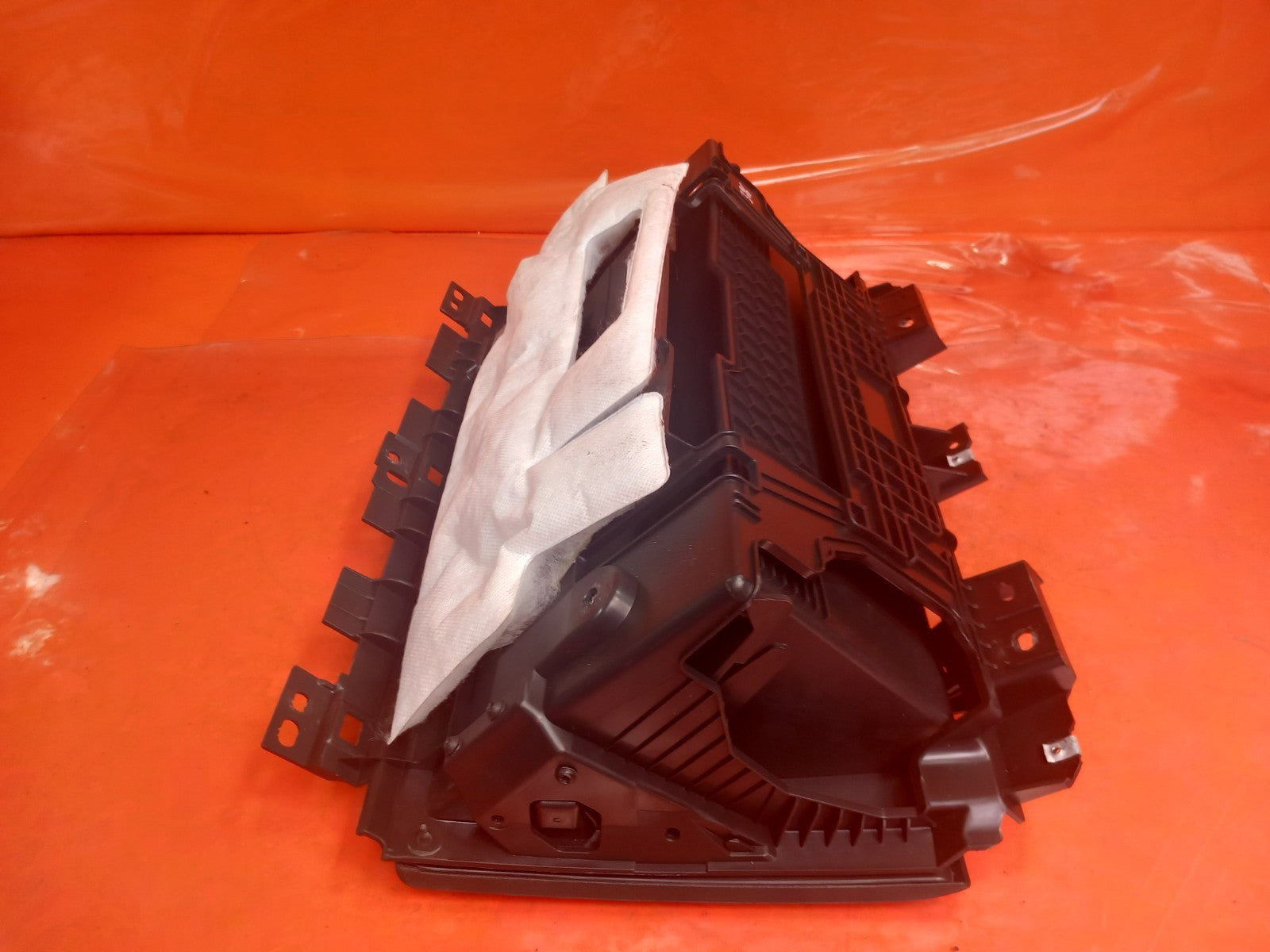 2025 Land Rover Defender L663 Glove Box Compartment L8B2-060T10-AG Warranty A396 - Image 11