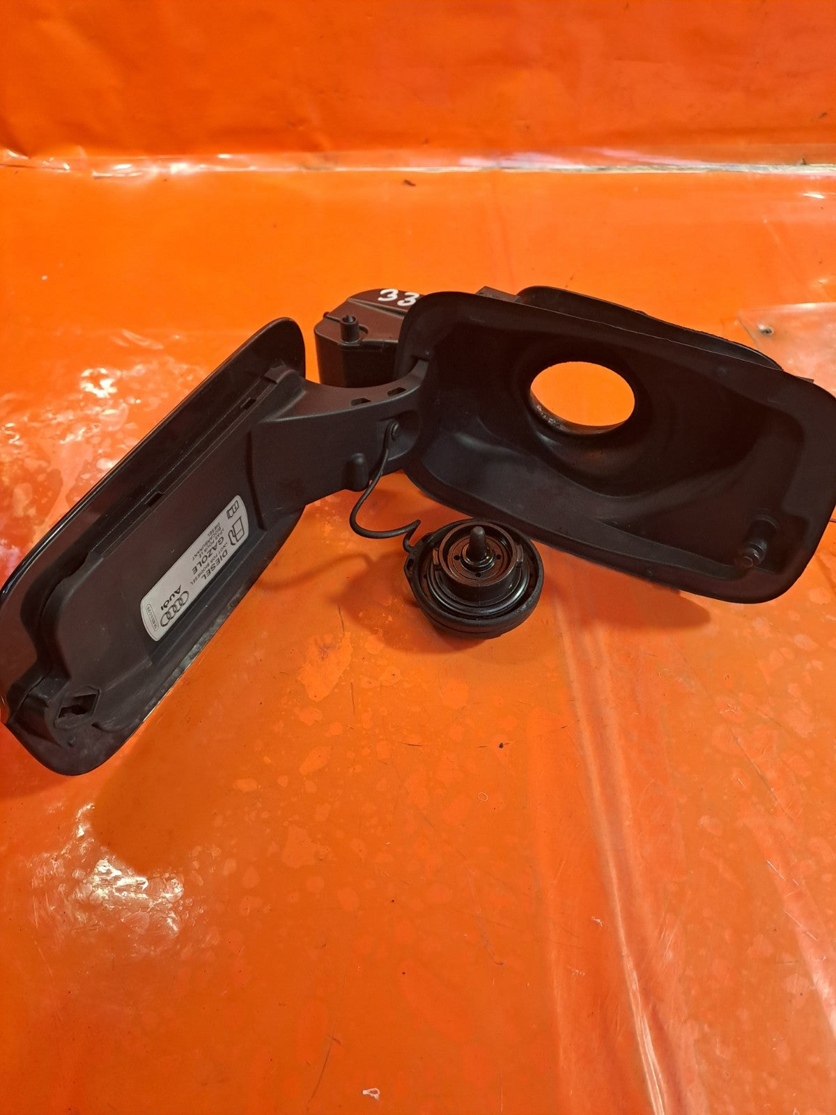✅AUDI A3 1.6 DIESEL 2013 FUEL FLAP CAP COVER BLACK 8V4809906 Warranty A338 - Image 10