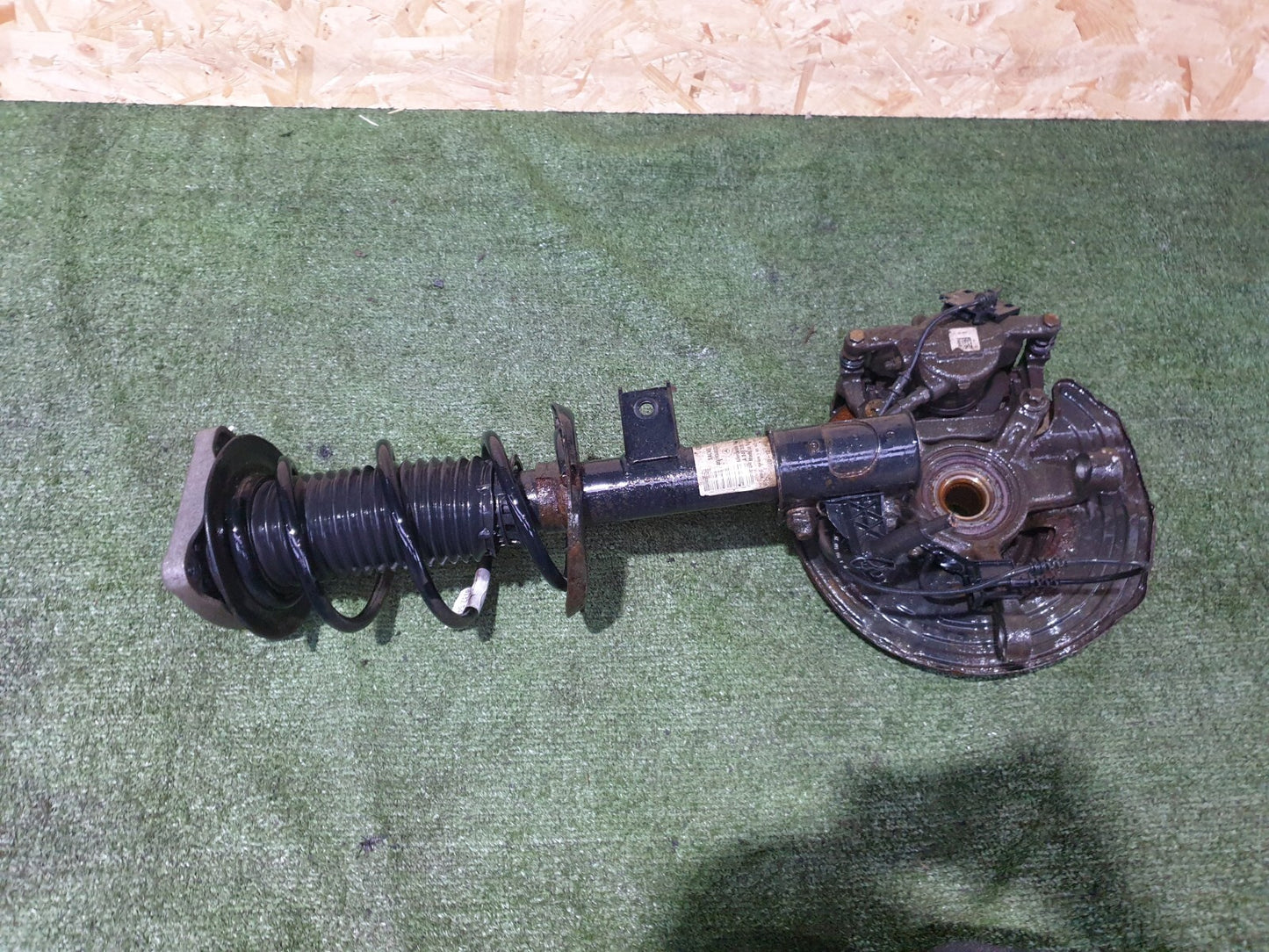 ✅2012 Mercedes B Class W246 Front Left Suspension Leg Hub A2463207513 A132 - Image 5