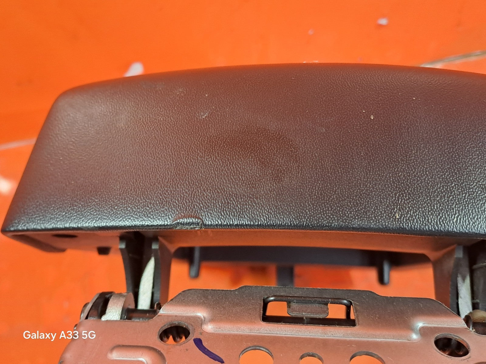 ✅SSANGYONG RODIUS TURISMO 2.2 DIESEL 2017 CENTRE CONSOLE ARMREST A286 - Image 9