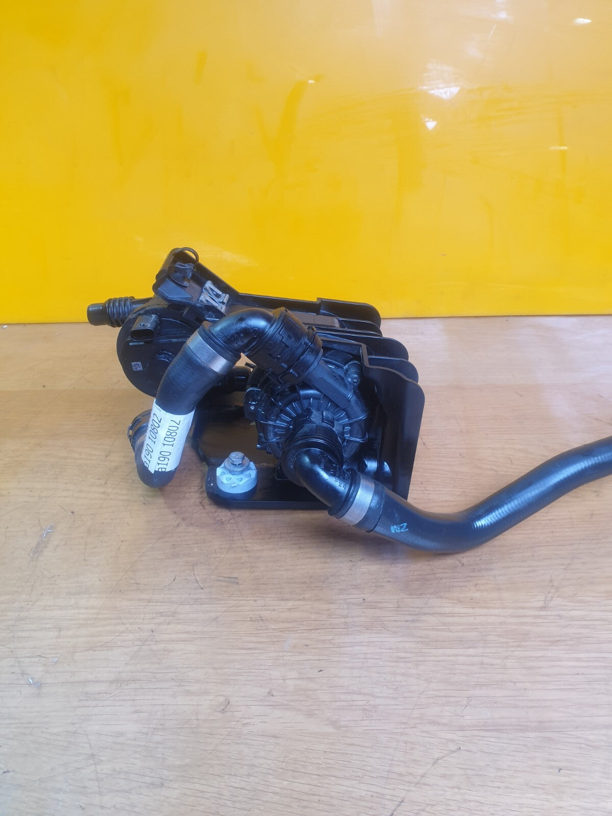✅BMW I4 G26 E-DRIVE 40M SPORT 2023 AUXILIARY WATER PUMP & HEATING VALVE 9896408 - Image 5