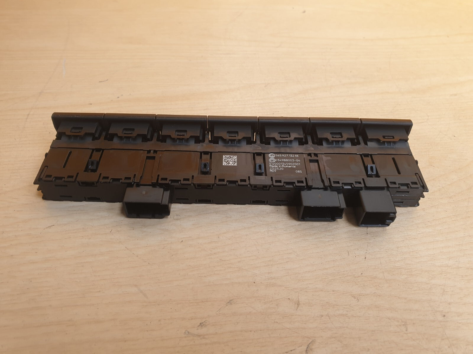 SKODA KAROQ 1.0 PETROL 2020 HAZARD LOCK SWITCH 565927132AK - Image 10