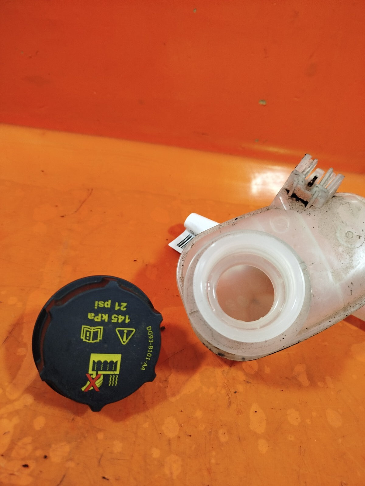 ✅2018-2025 FORD FOCUS MK4 EXPANSION BOTTLE TANK RESERVOIR JX61-8A080-E A242 - Image 8