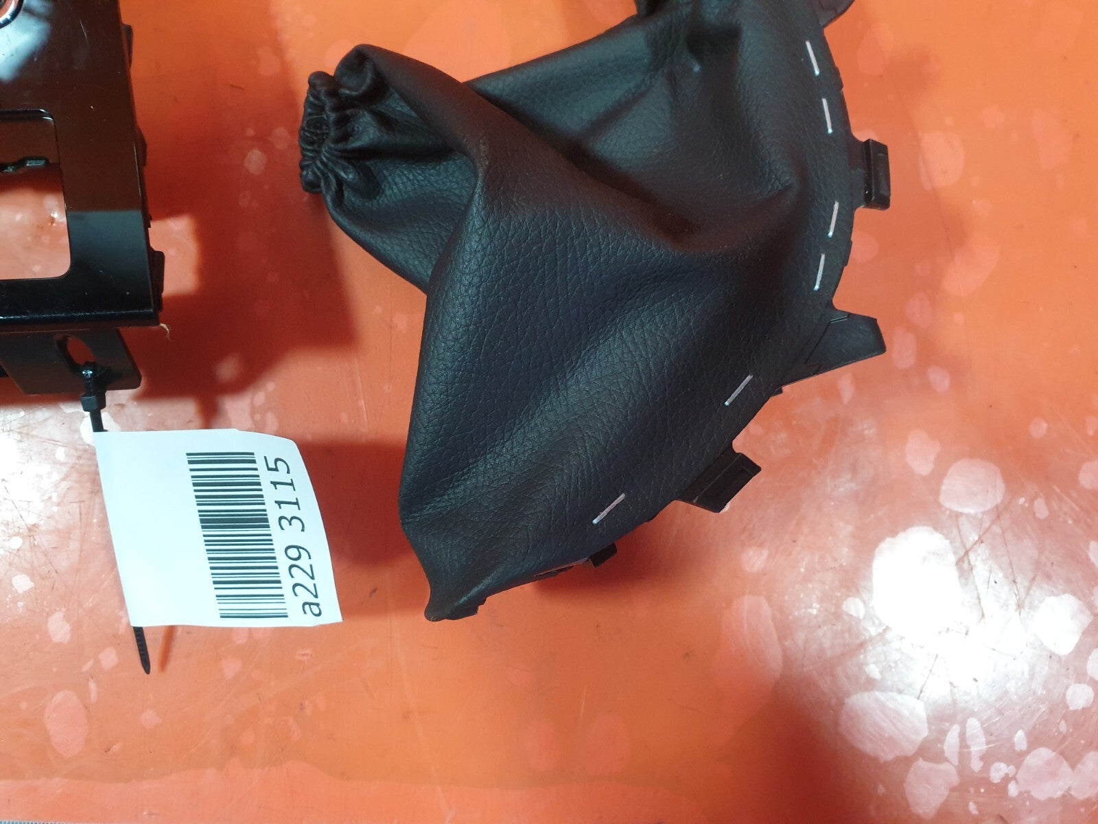 SKODA OCTAVIA MK3 1.4 PETROL 2018 GEARSTICK WITH SURROUNDING 5E2863212C Warranty - Image 6