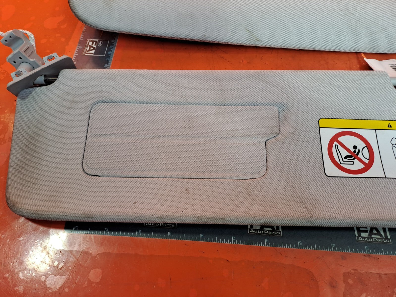 TESLA MODEL 3 LONG 2024 SUN VISOR PAIR Warranty A207 - Image 6
