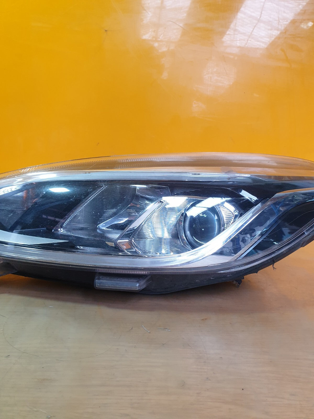 ✅2018 FORD FIESTA MK8 1.0P FRONT LEFT HEADLIGHT H1BB-13W030-DD broken brackets - Image 7