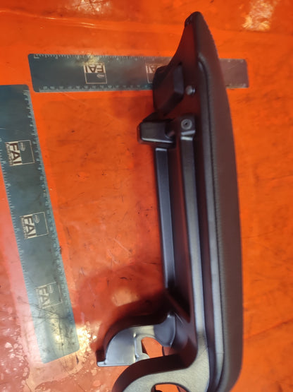 2023 BMW 1 Series F40 M Sport Centre Console Armrest 9460084 Warranty A151 - Image 4