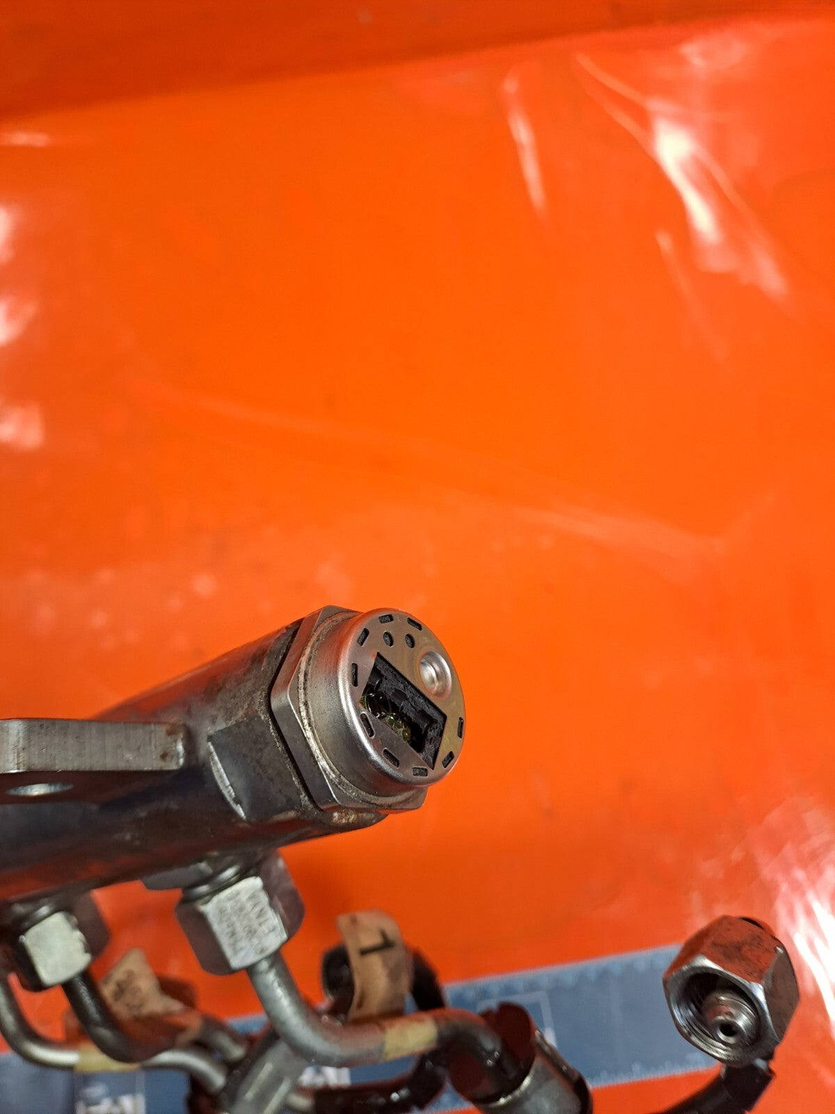 ✅2010 LAND ROVER DISCOVERY 4 L319 FUEL INJECTOR RAIL 9X2Q-9D280-FA + WARRANTY - Image 11