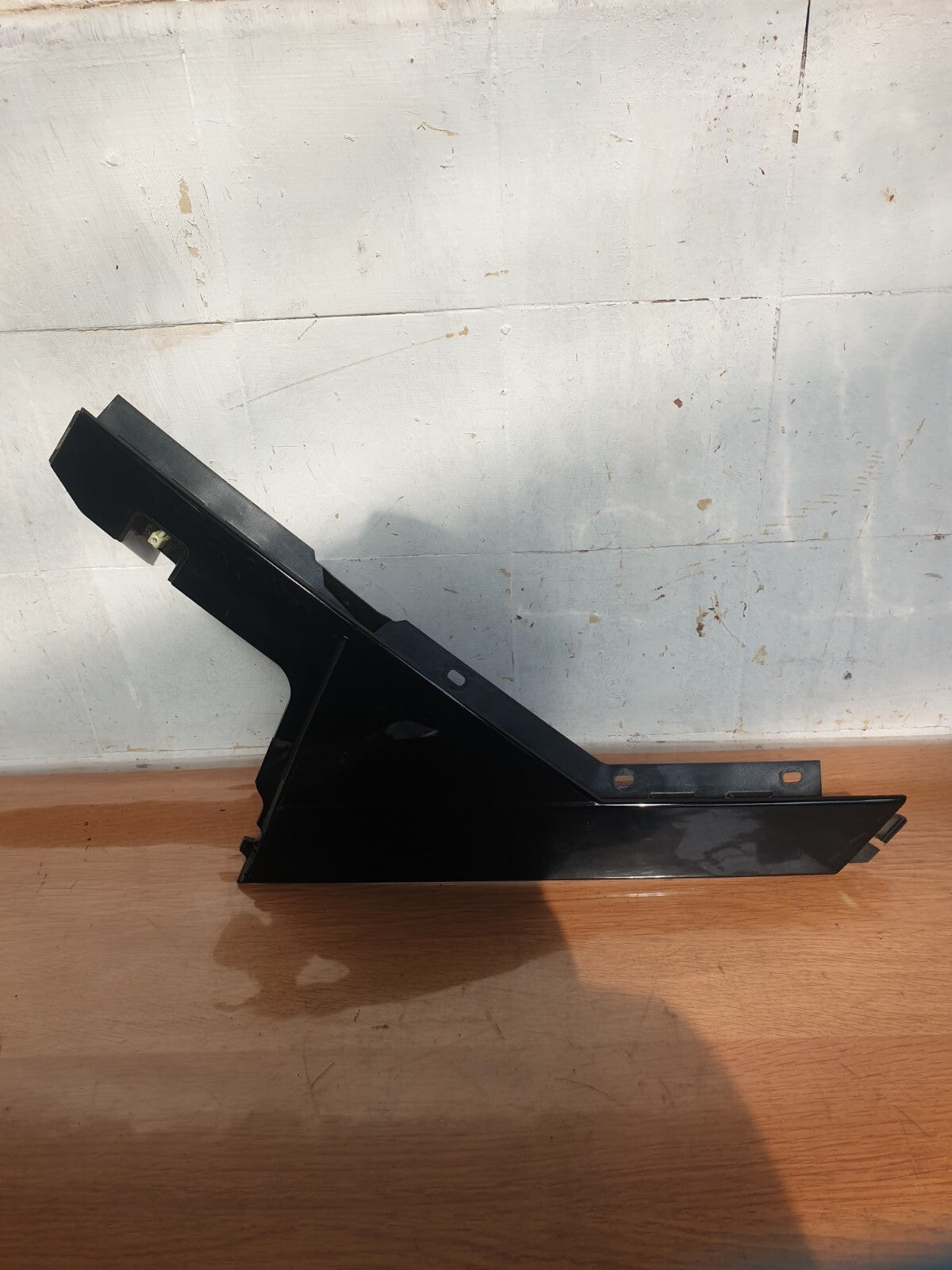 ✅Jaguar F-Pace 3.0 Petrol 2017 Rear Left Door Window Vertical Cover Trim - Image 2