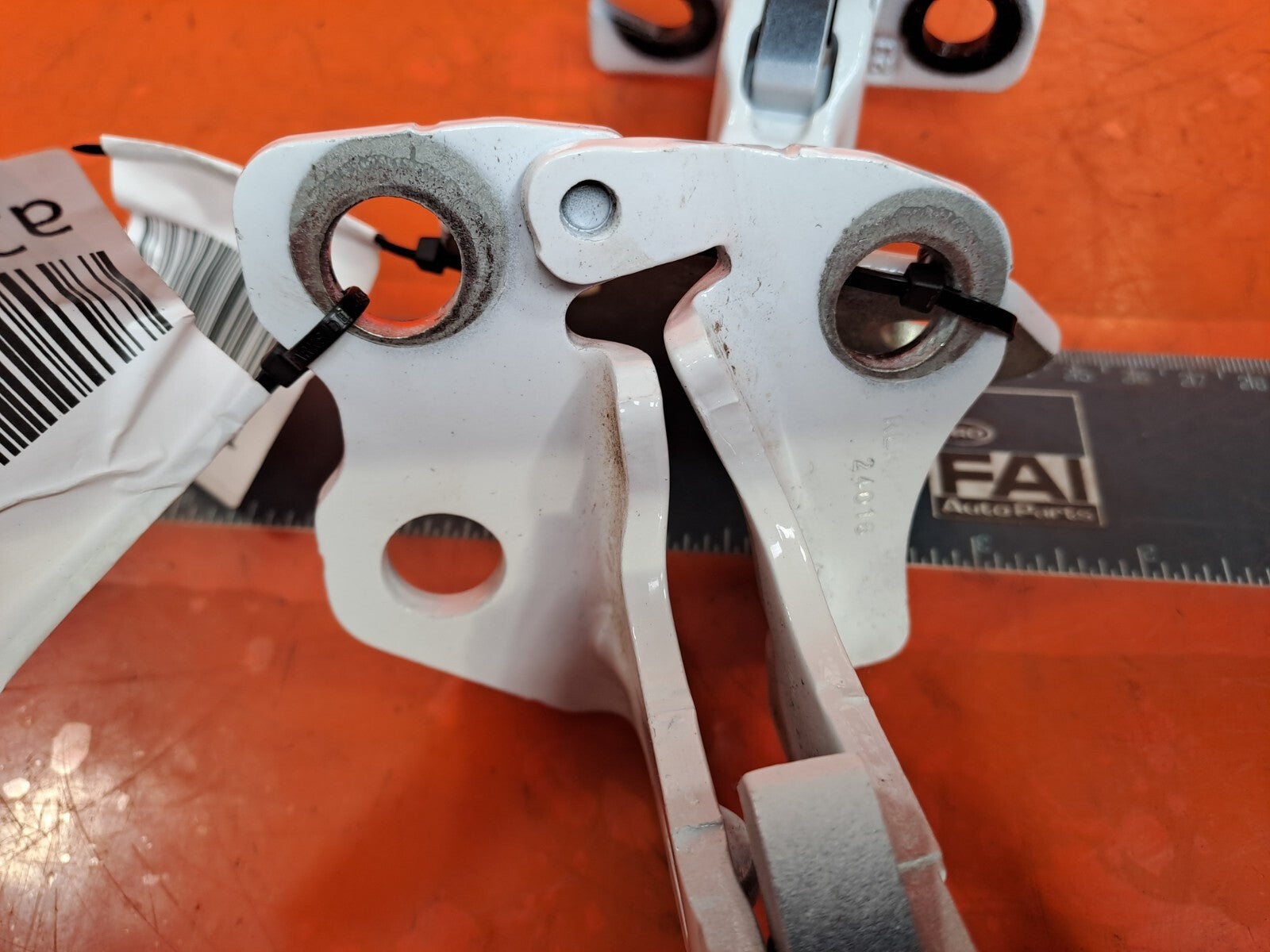 TESLA MODEL 3 LONG 2024 REAR RIGHT DOOR HINGES RUL-631-D Warranty A207 - Image 6