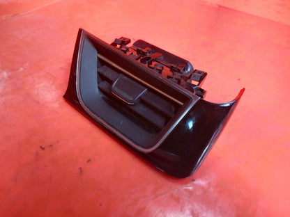 Renault Captur 1.6 Petrol 2023 Front Right Dashboard Air Vent 687605826R A392 - Image 3