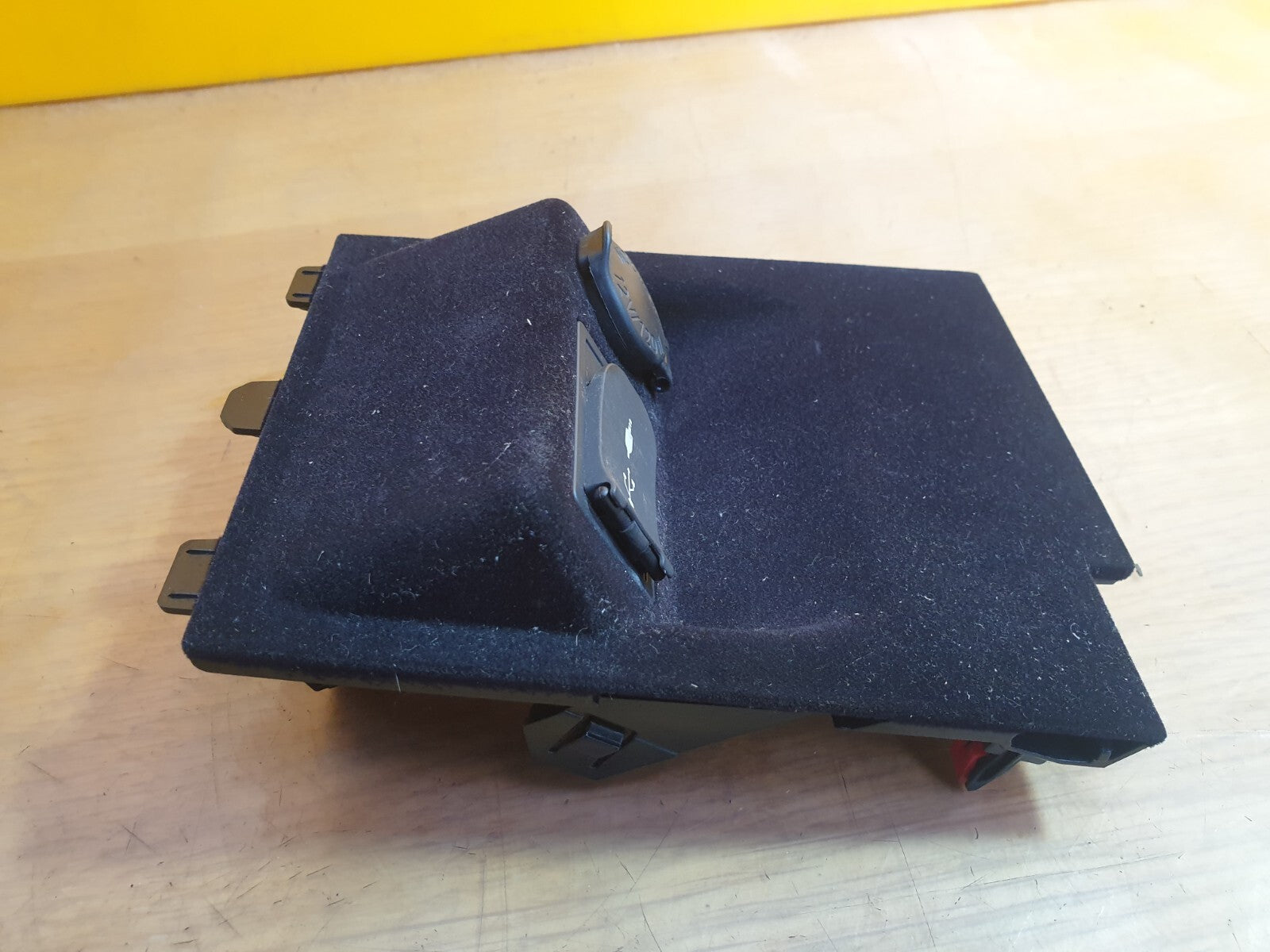 ✅2019 Lexus NX 300H Center Console AUX Jack & USB Switch 86190-11010 A146 - Image 3