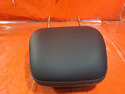 ✅Ford Focus St-Line 2.0 Diesel 2019 Front Leather Headrest Red Stitch Warranty - Image 5