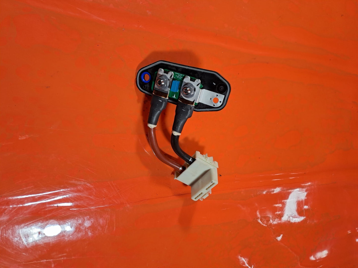 ✅TESLA MODEL 3 LONG RANGE 2020 LOW VOLTAGE PASS THROUGH CONNECTOR 1478576-01-A - Image 3