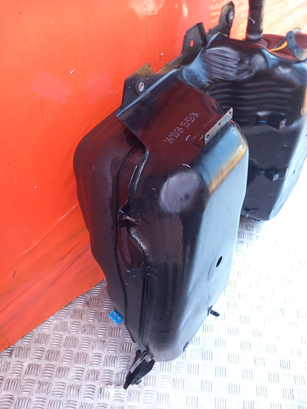 2025 Land Rover Defender L663 Fuel Tank MY42-9K007-EF1 Warranty A396 - Image 10