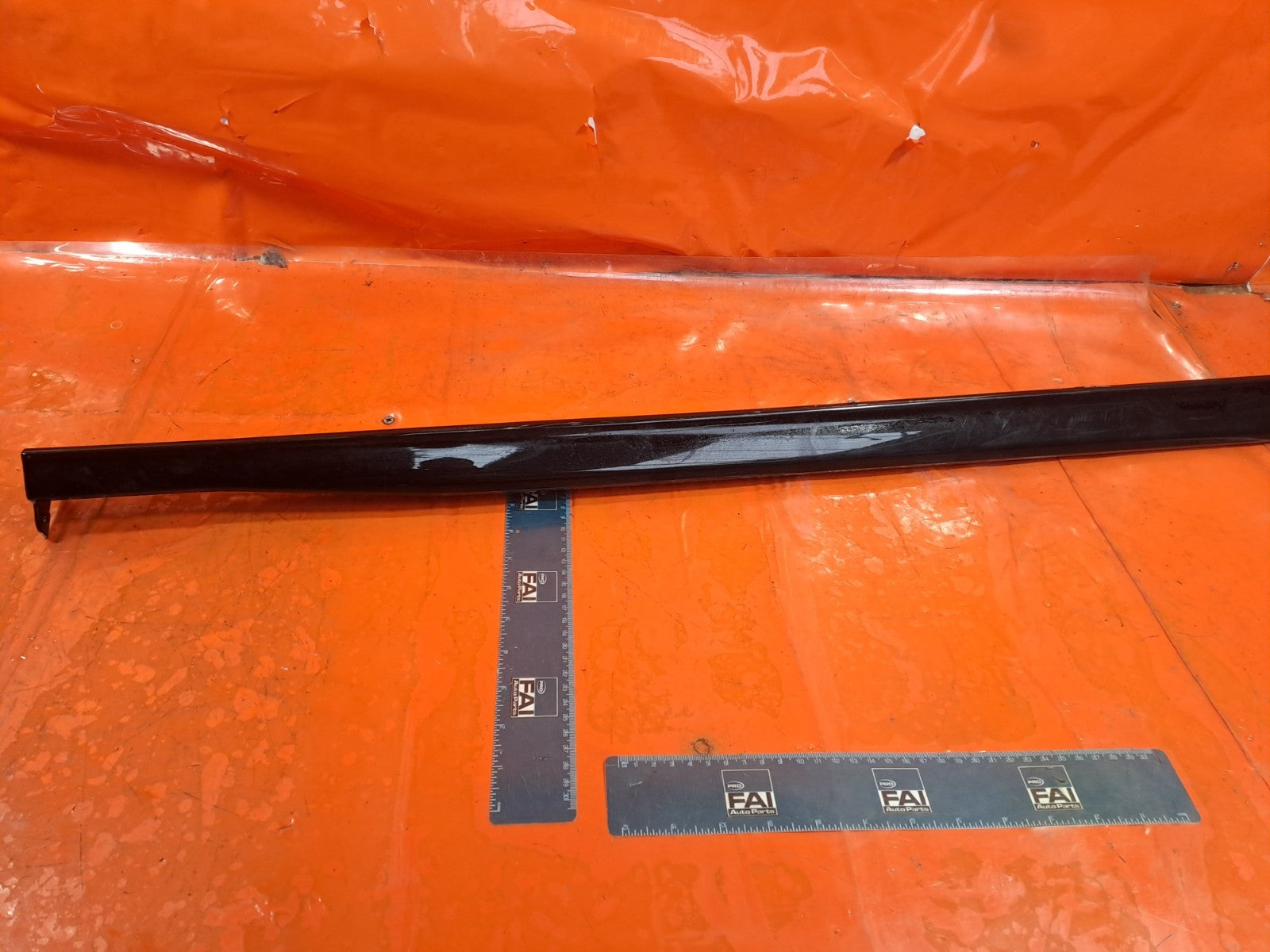 ✅2020 VW Golf MK8 R-LINE Right Sideskirt Bracket 08609-7000 + Warranty A346 - Image 2