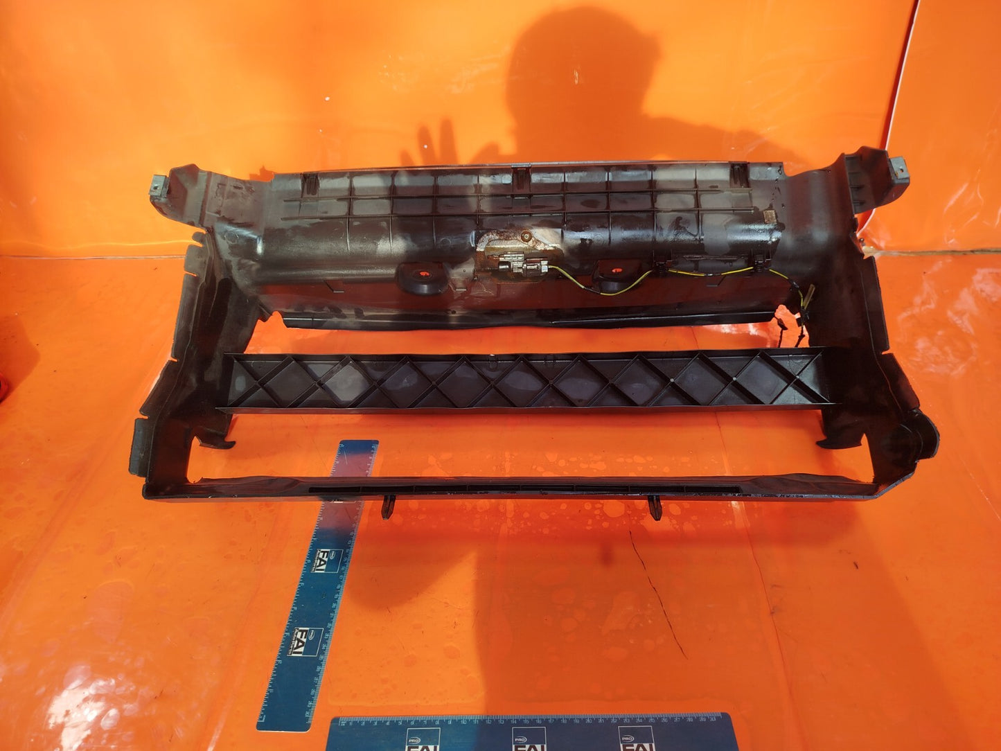 ✅LAND ROVER DISCOVERY 4 L319 3.0 DIESEL 2010 AIR INTAKE DUCT PANEL ah22-019a01-a - Image 7